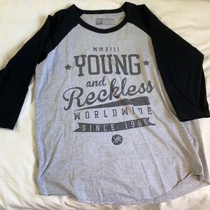🌷 FREE MENS L YOUNG & RECKLESS BASEBALL TSHIRT